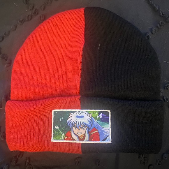 InuYasha Black & Red Split Beanie Hot Topic - Picture 3 of 4
